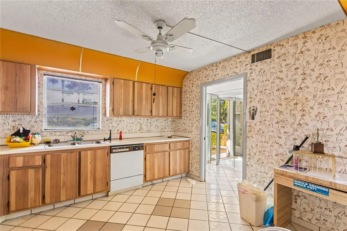271 S Hollybrook Dr #51-106, Pembroke Pines, FL 33025 - Image #1