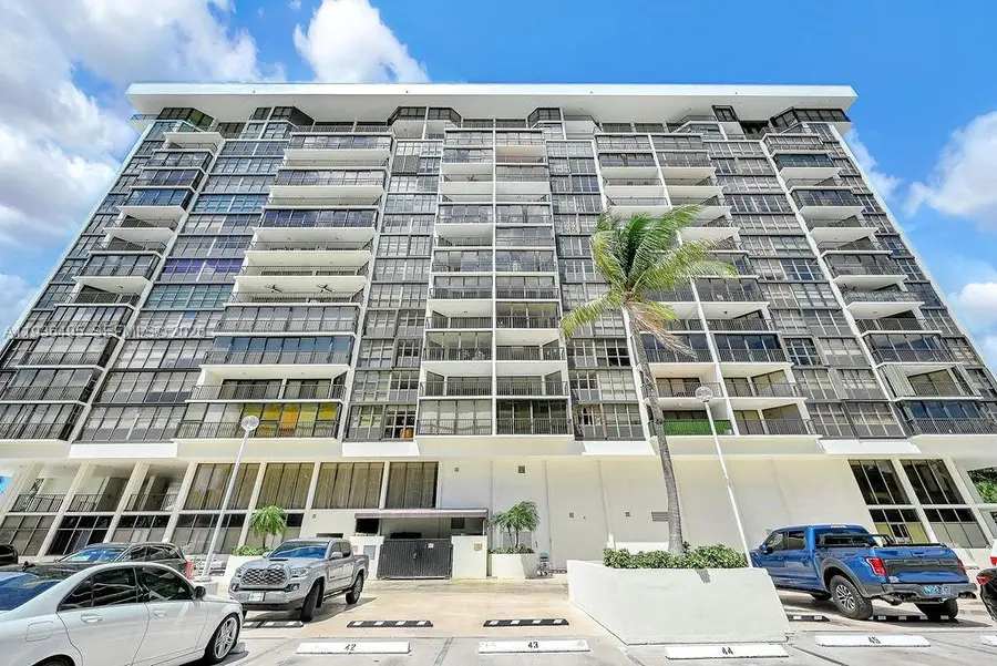 1915 Brickell Ave #C1213, Miami, FL 33129 - Image #3