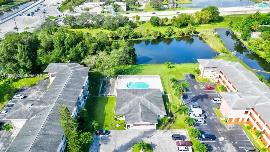 4751 NW 10th Ct #310, Plantation, FL 33313 - Image #2