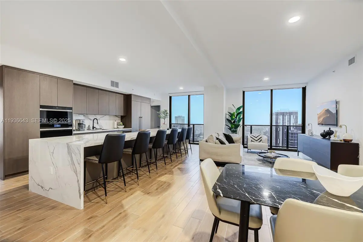 398 NE 5th St #3718-3719, Miami, FL 33132 - Image #1