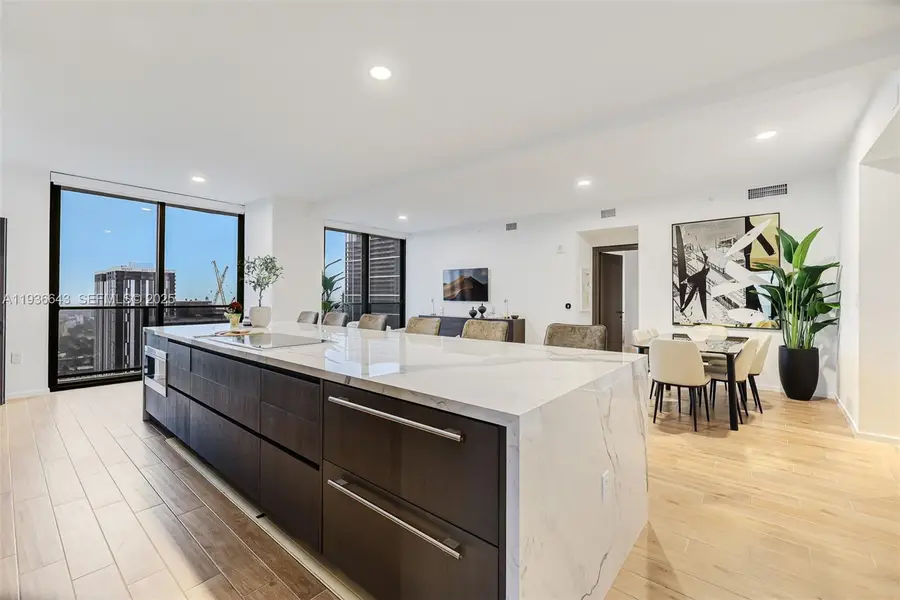 398 NE 5th St #3718-3719, Miami, FL 33132 - Image #2