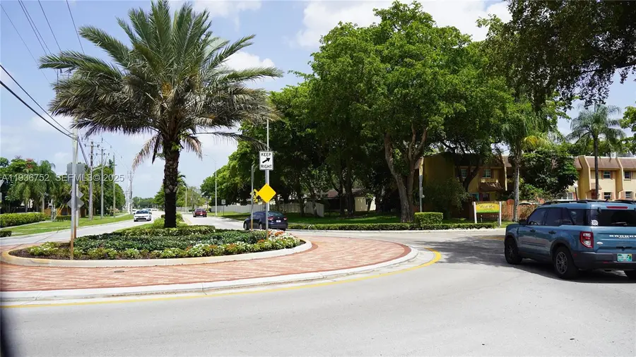 7175 Nova Dr #204, Davie, FL 33317 - Image #2