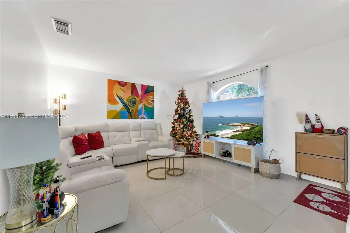 3725 SW 153rd Ct, Miami, FL 33185 - Image #1