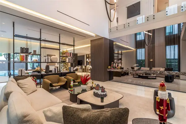 10540 NW 67th Ter, Doral, FL 33178