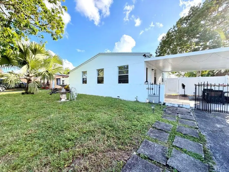 4500 SW 33rd Dr, West Park, FL 33023 - Image #3