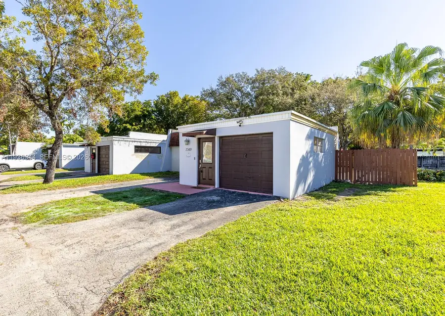7349 Pine Valley Dr, Hialeah, FL 33015 - Image #2