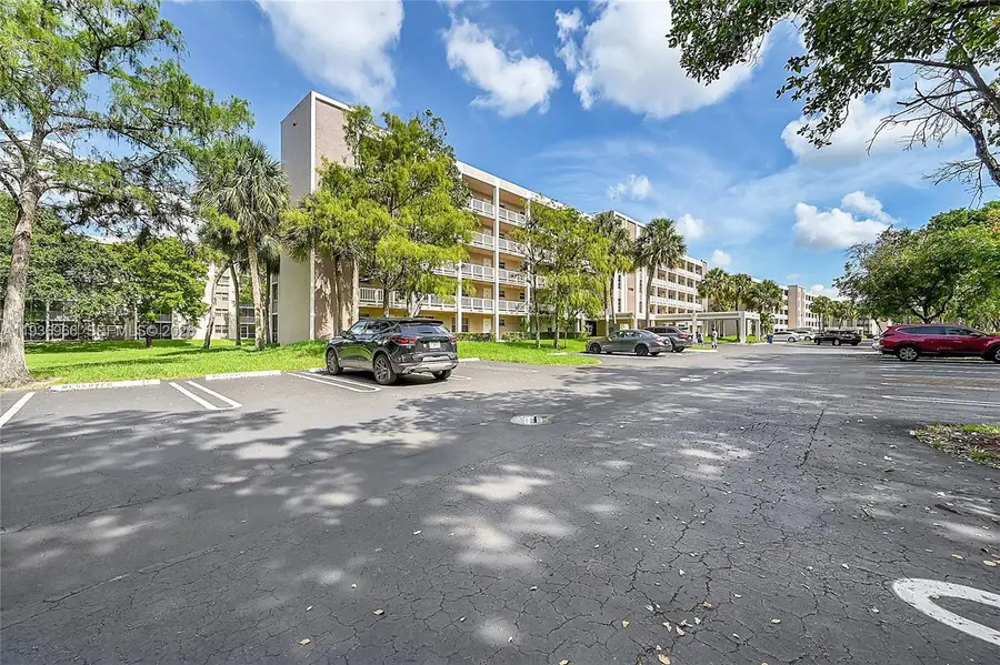 1100 NW 87th Ave #401, Coral Springs, FL 33071 - Image #3