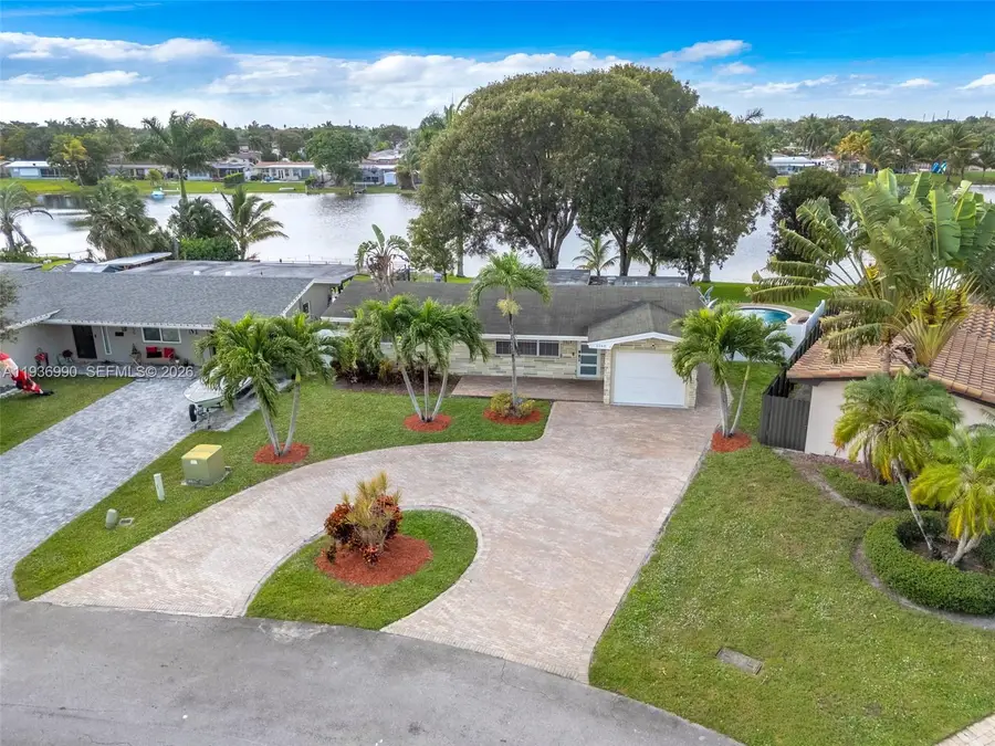 1160 NW 86th Ter, Pembroke Pines, FL 33024 - Image #3