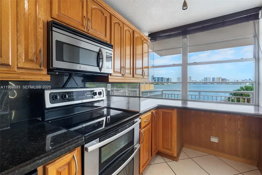 251 174th St #218, Sunny Isles Beach, FL 33160 - Image #3