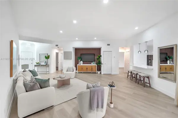 7472 La Paz Blvd #306, Boca Raton, FL 33433