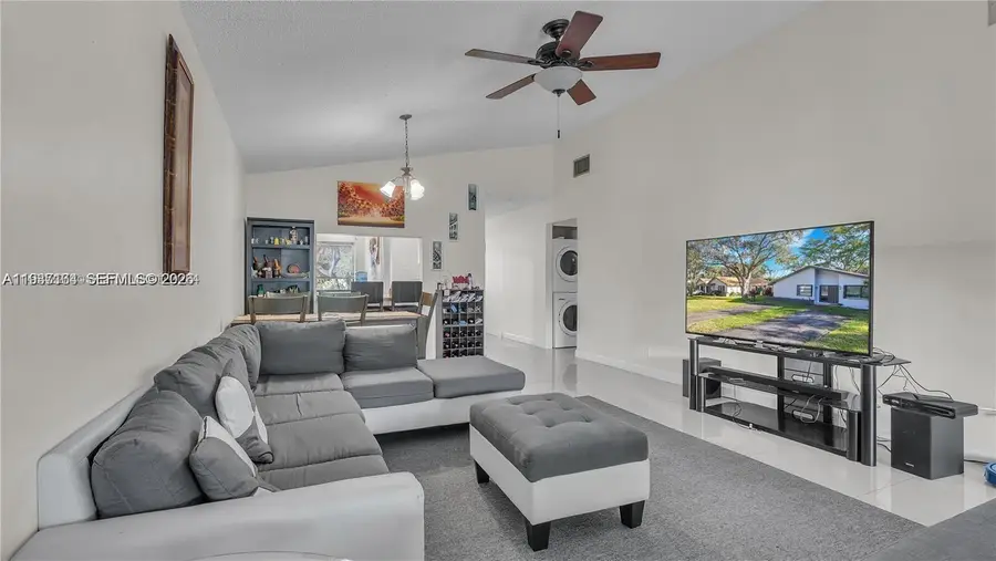 3926 S Arelia Dr S, Delray Beach, FL 33445 - Image #2