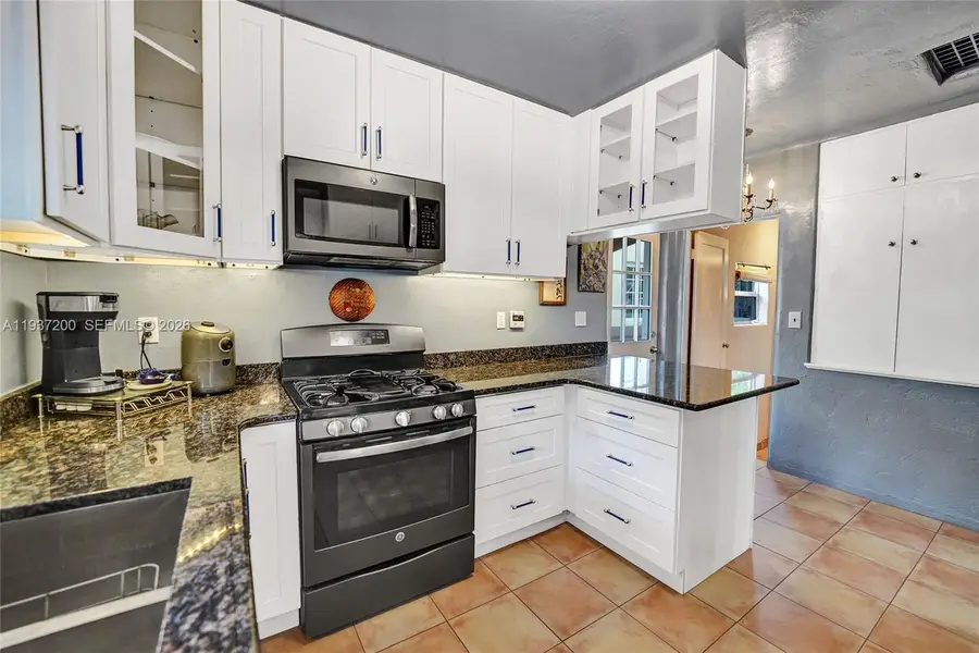 1340 Jackson St, Hollywood, FL 33019 - Image #2