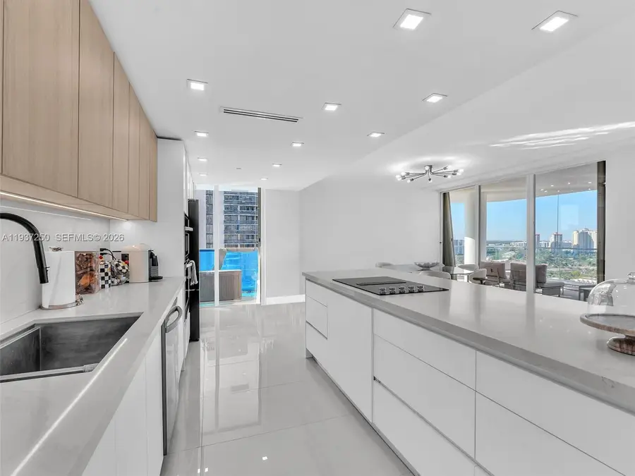 19707 Turnberry Way #22D, Aventura, FL 33180 - Image #3