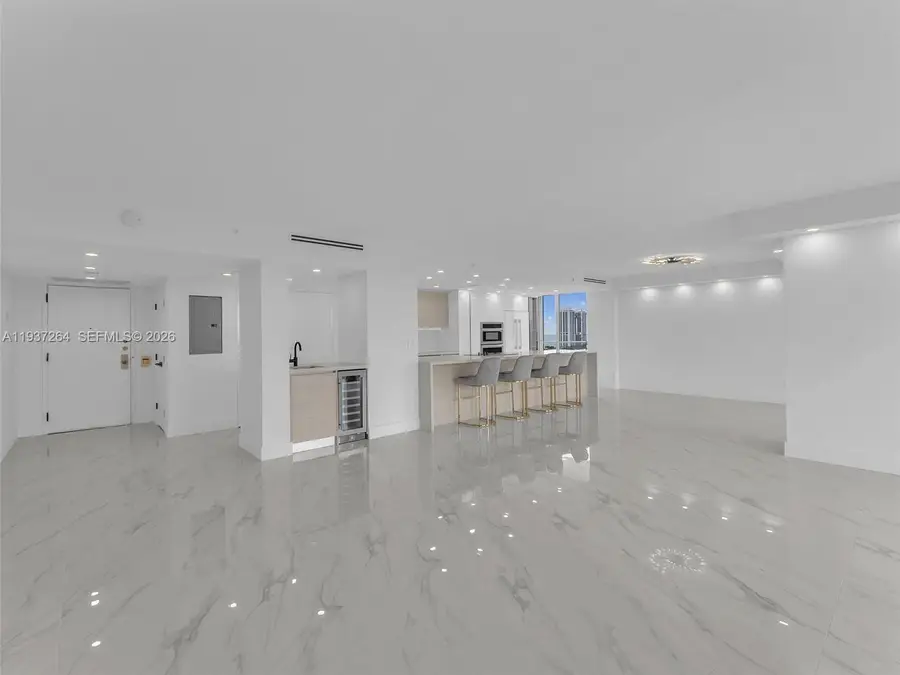 19707 Turnberry Way #25D, Aventura, FL 33180 - Image #3