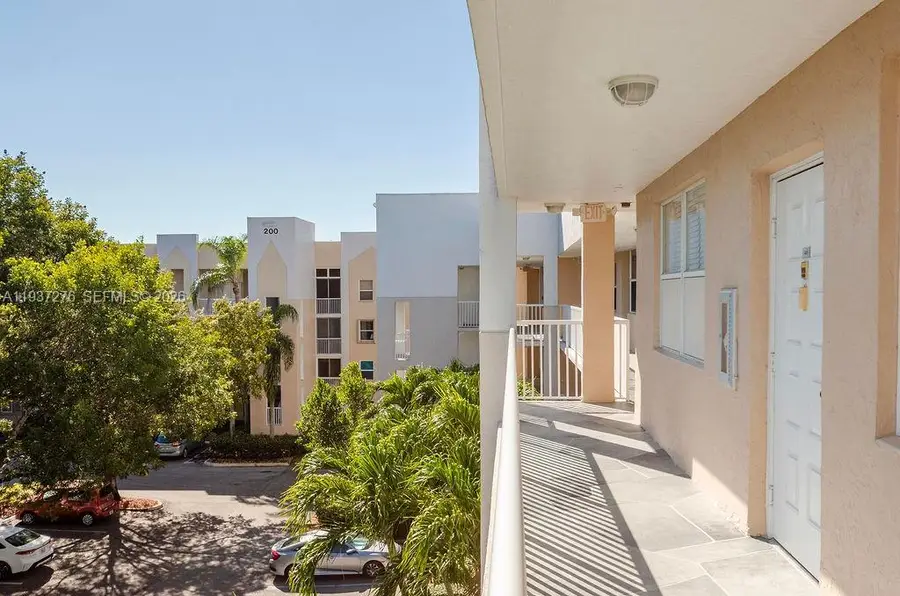 2601 N Nob Hill Rd #402, Sunrise, FL 33322 - Image #3