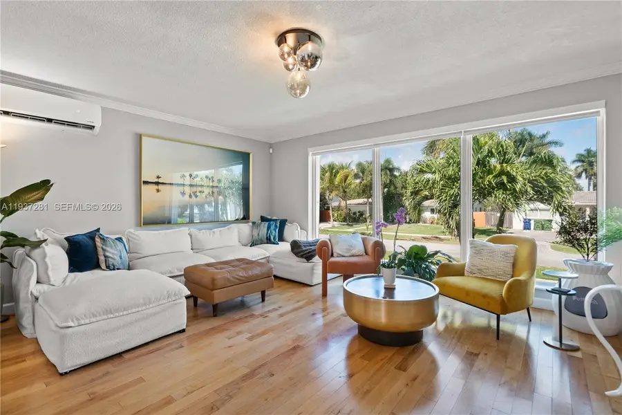 1016 NE 4th Ct, Hallandale Beach, FL 33009 - Image #2