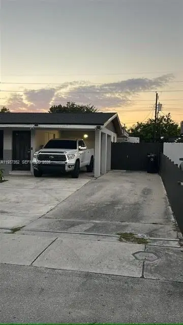 2041 NW 30th Way, Fort Lauderdale, FL 33311 - Image #1