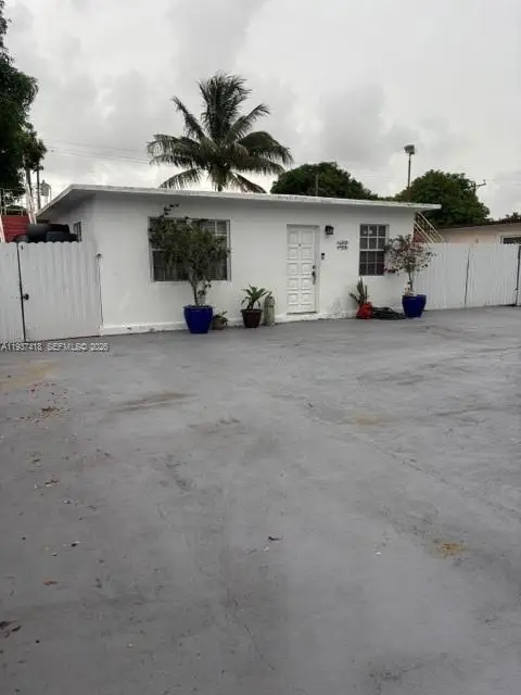 832 E 20th St, Hialeah, FL 33013 - Image #1