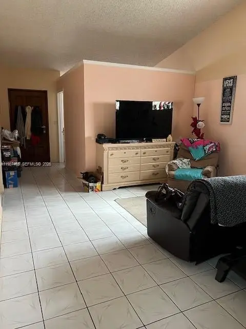 2566 W 73rd Pl, Hialeah, FL 33016 - Image #3