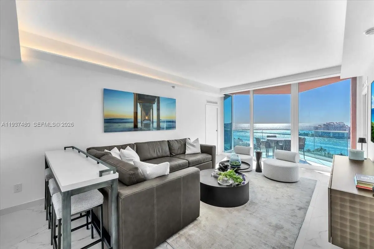 300 S Pointe Dr #1404, Miami Beach, FL 33139 - Image #1