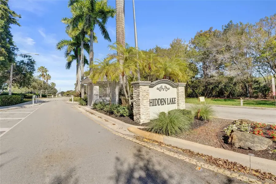 20840 NW 14th St, Pembroke Pines, FL 33029 - Image #2