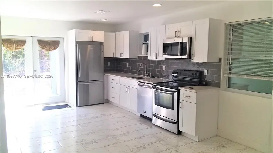 710 52nd St, West Palm Beach, FL 33407 - Image #2