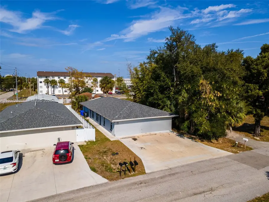 2403/2405 Maple Ave, Fort Myers, FL 33901 - Image #2