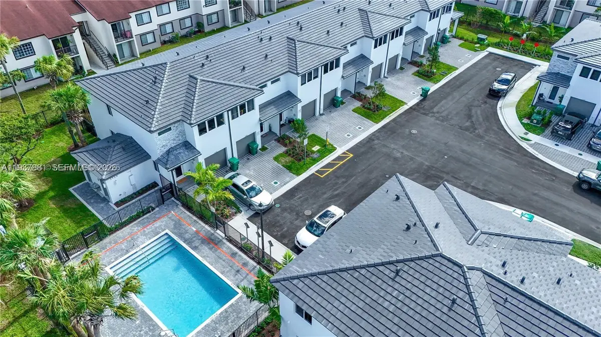 5125 SW 37th St, Pembroke Park, FL 33023 - Image #1