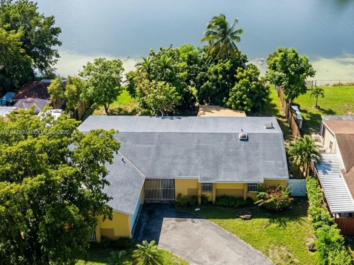 6204 NW 194th St, Hialeah, FL 33015 - Image #1