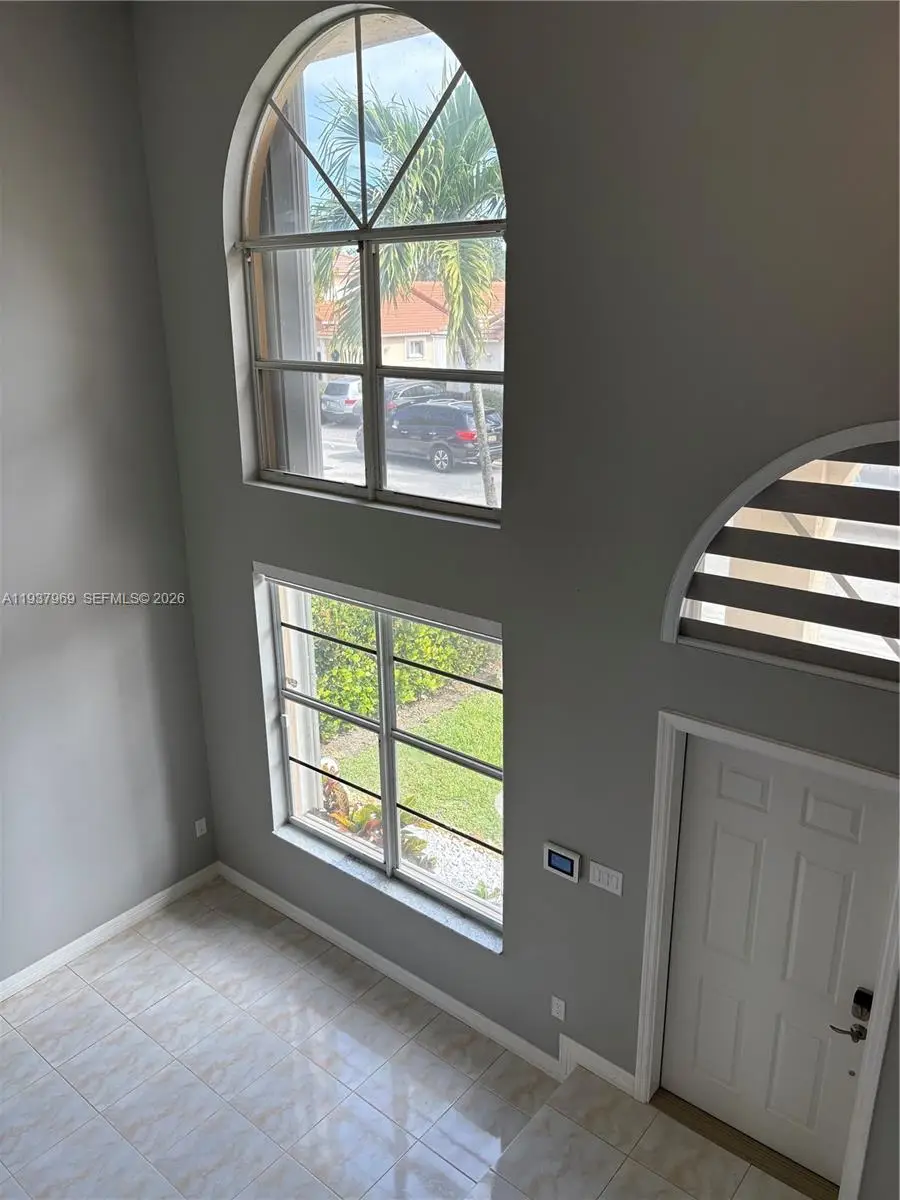 117 Danielle Ct, Weston, FL 33326 - Image #2