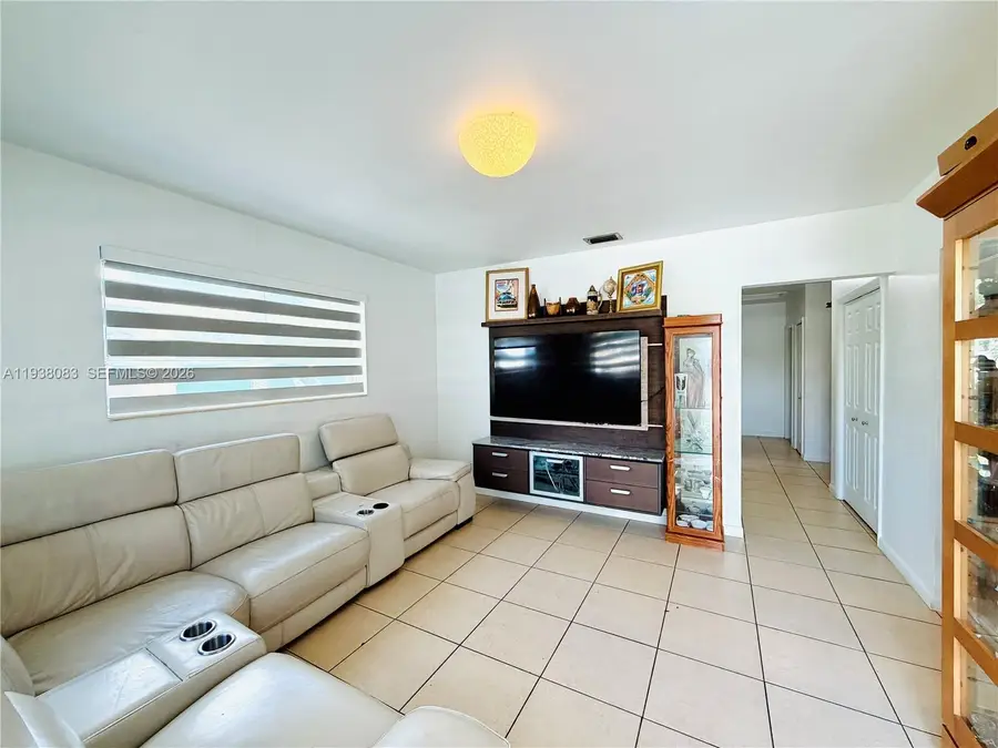 546 E 39th St, Hialeah, FL 33013 - Image #3