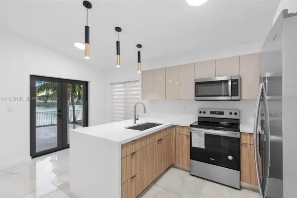 8340 NW 193rd Ln, Hialeah, FL 33015