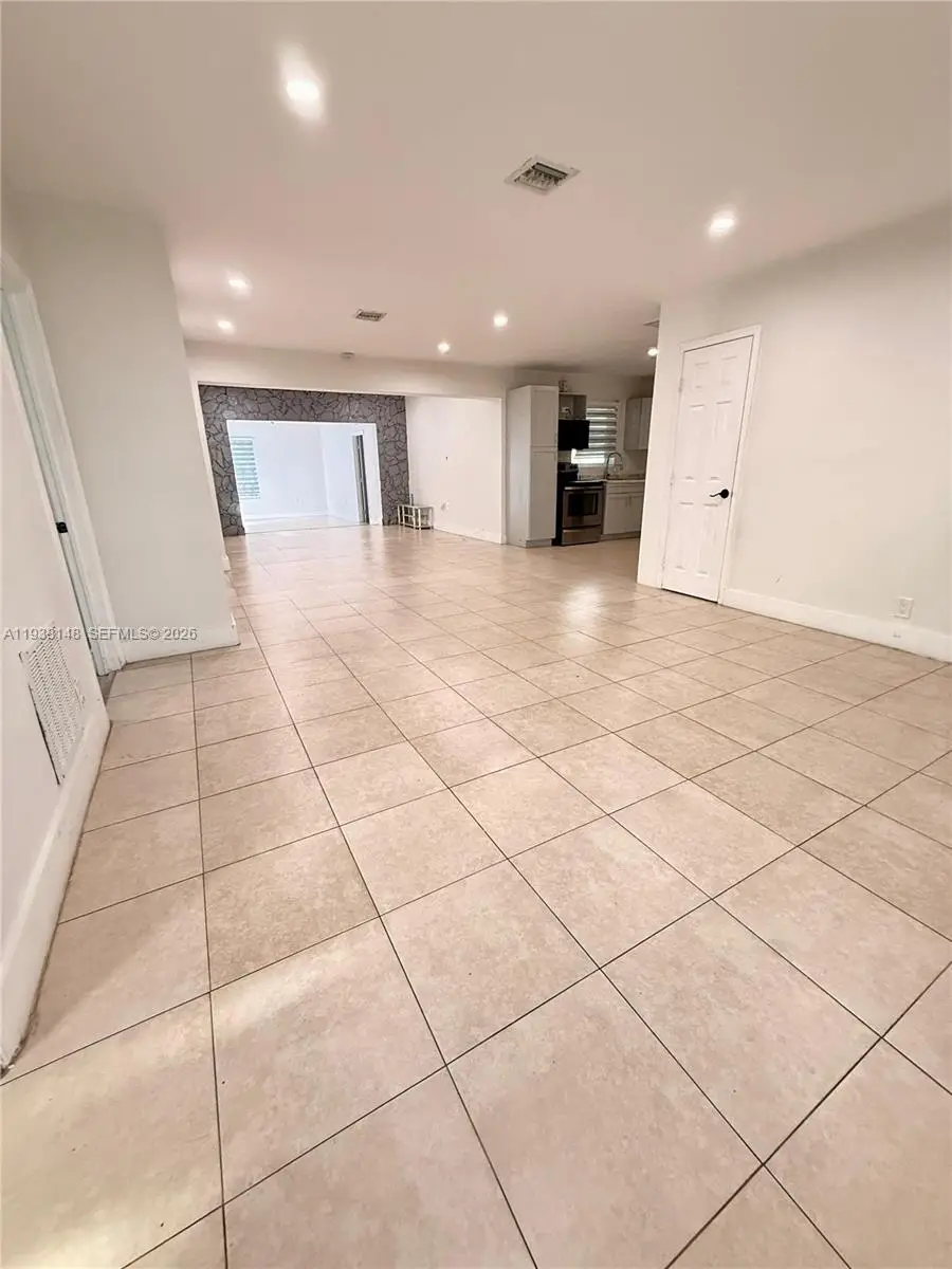 1530 N 56th Ave, Hollywood, FL 33021 - Image #2