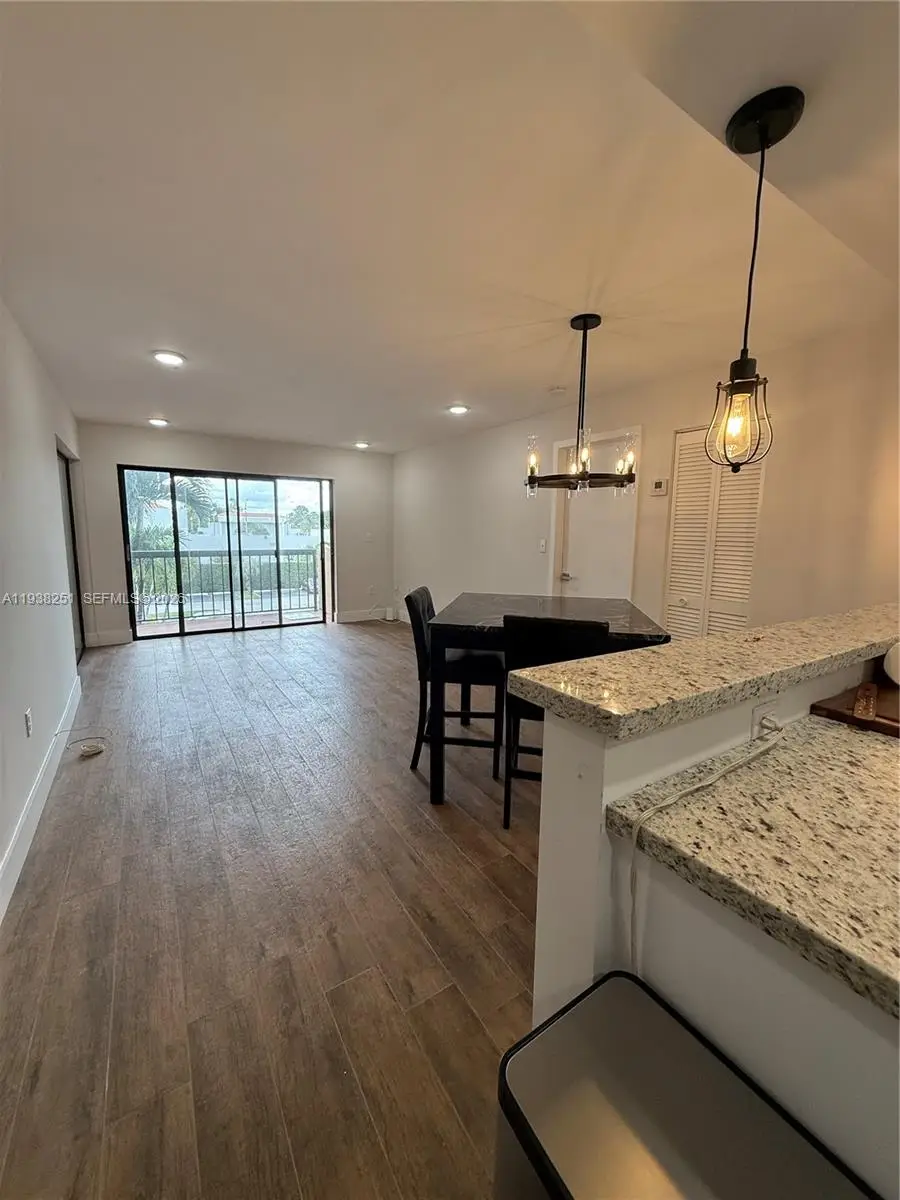 995 SW 84th Ave #304, Miami, FL 33144 - Image #2