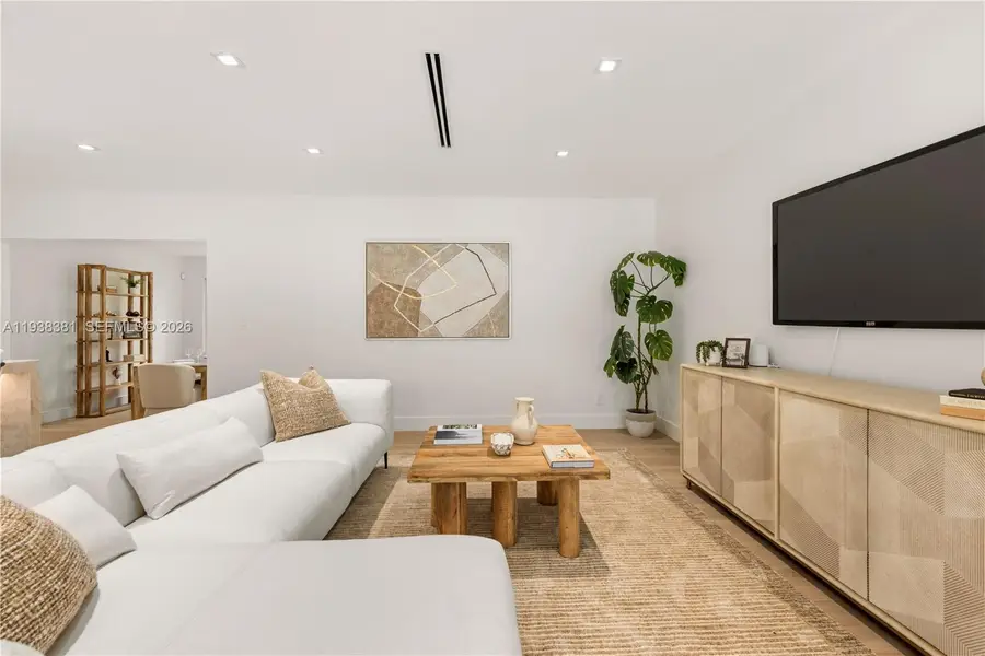 6011 Maynada St, Coral Gables, FL 33146 - Image #2