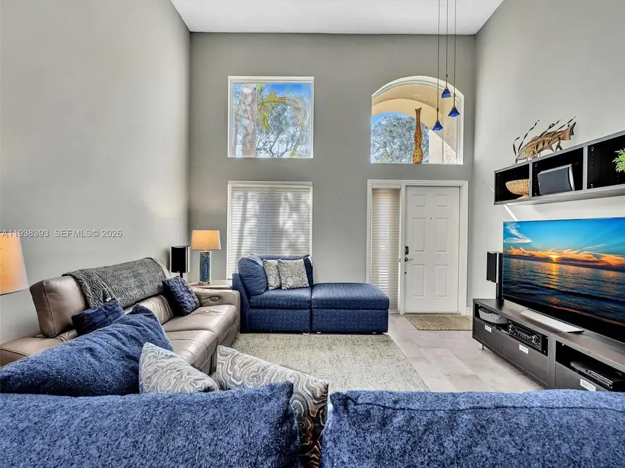 6841 NW 27th St, Margate, FL 33063 - Image #2