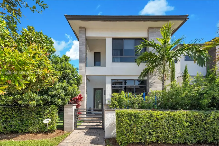 8279 NW 43rd St, Doral, FL 33166 - #2