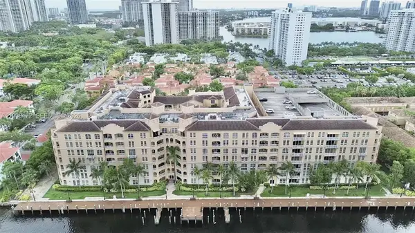 3001 NE 185th St #112, Aventura, FL 33180