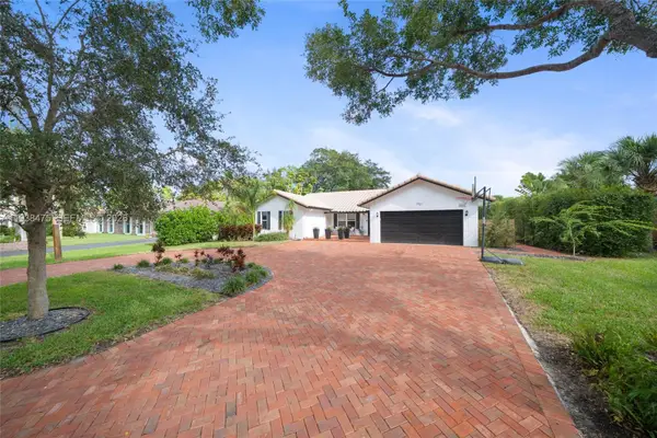 1701 NW 84th Dr, Coral Springs, FL 33071