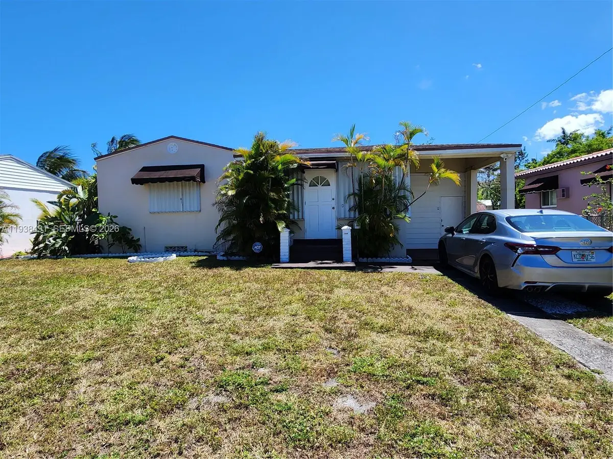 1846 Wiley St, Hollywood, FL 33020 - Image #1