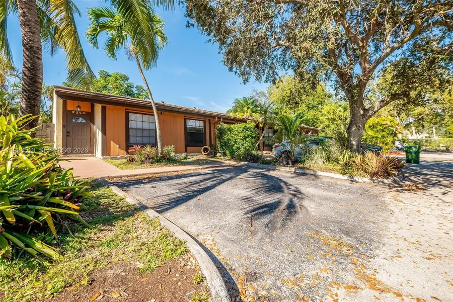 2350 Pecan Ct, Pembroke Pines, FL 33026 - Image #3