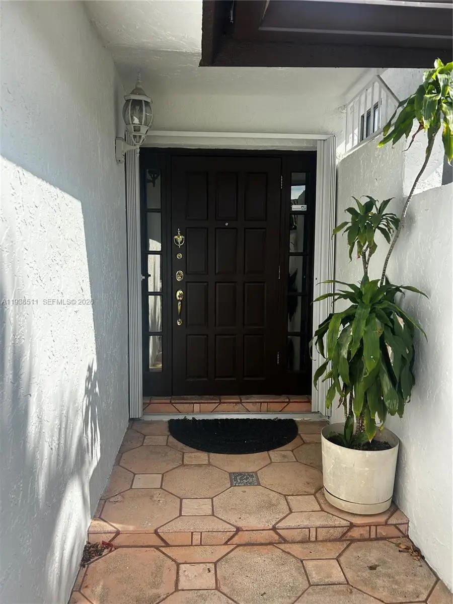 461 SW 89th Ct, Miami, FL 33174 - Image #1