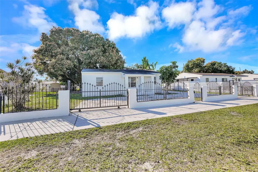 2932 NW 159th St, Miami Gardens, FL 33054 - Image #2