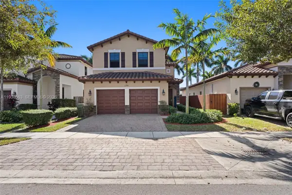 2380 NE 1st St, Homestead, FL 33033