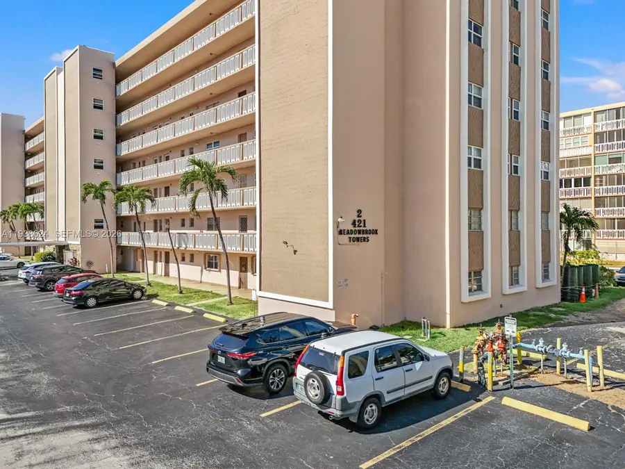 421 NE 14th Ave #405, Hallandale Beach, FL 33009 - Image #3