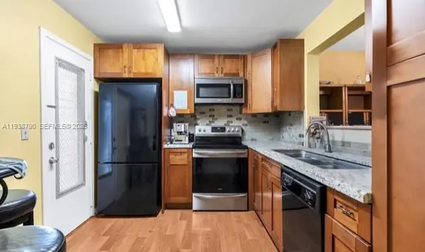 1024 SE 3rd Ave #304, Dania Beach, FL 33004