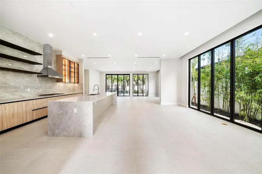 1117 SE 9th St, Fort Lauderdale, FL 33316 - #2