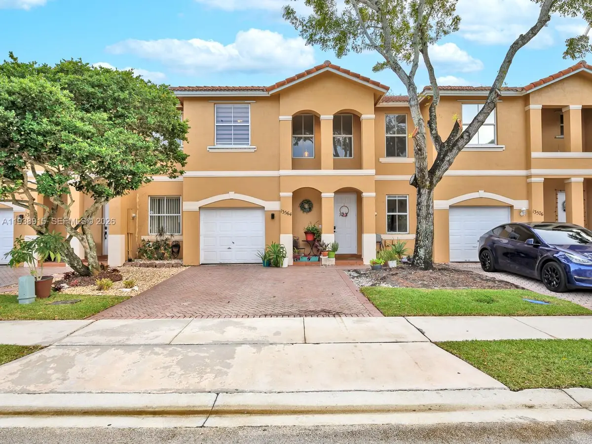 13564 NW 7th St, Pembroke Pines, FL 33028 - Image #1