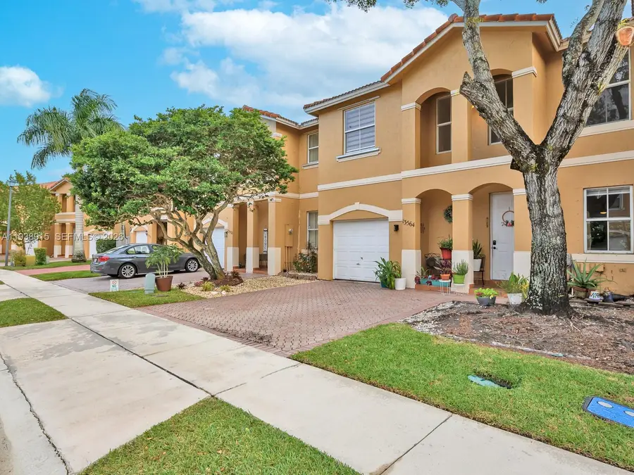 13564 NW 7th St, Pembroke Pines, FL 33028 - Image #3