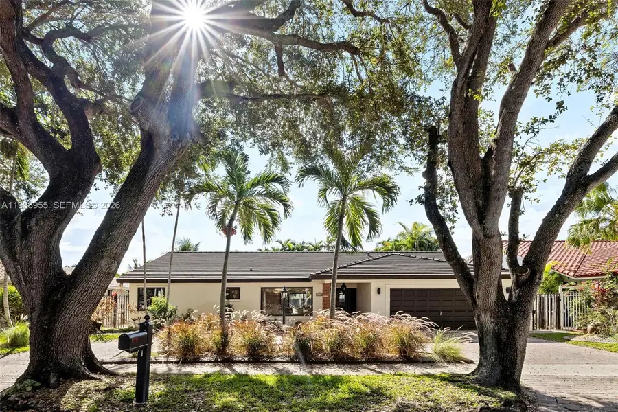 7910 NW 169th Ter, Miami Lakes, FL 33016 - Image #2